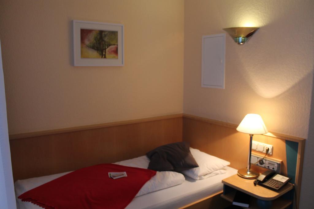 Hotel An Der Stadtmauer Mühlhausen Стая снимка